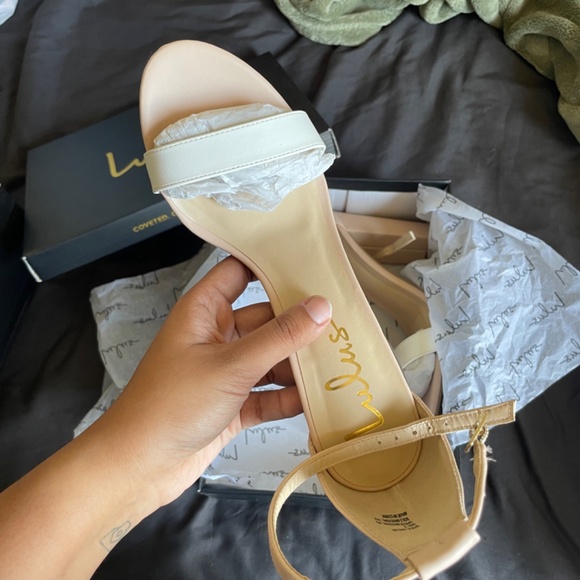 Lulus Two-Tone Taylor Heels (8) (BNWT / BNIB) - Picture 3 of 16